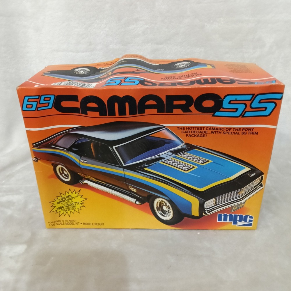 Vintage MPC 69 Camaro SS 1/25 Scale Model Kit 1983 1-0870 Chevy Black